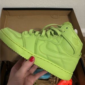 retro green billie eilish air jordan 1’s